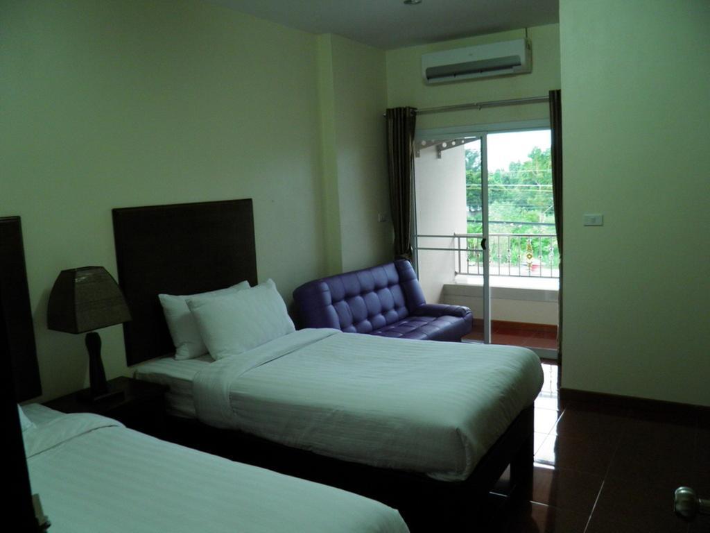 Ruen Narisra Resort Sukhothai Phòng bức ảnh