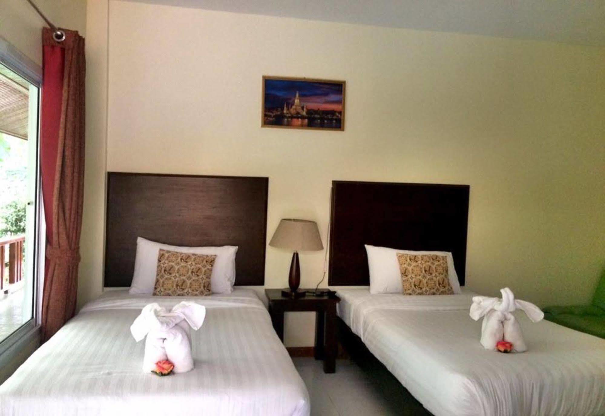 Ruen Narisra Resort Sukhothai Ngoại thất bức ảnh