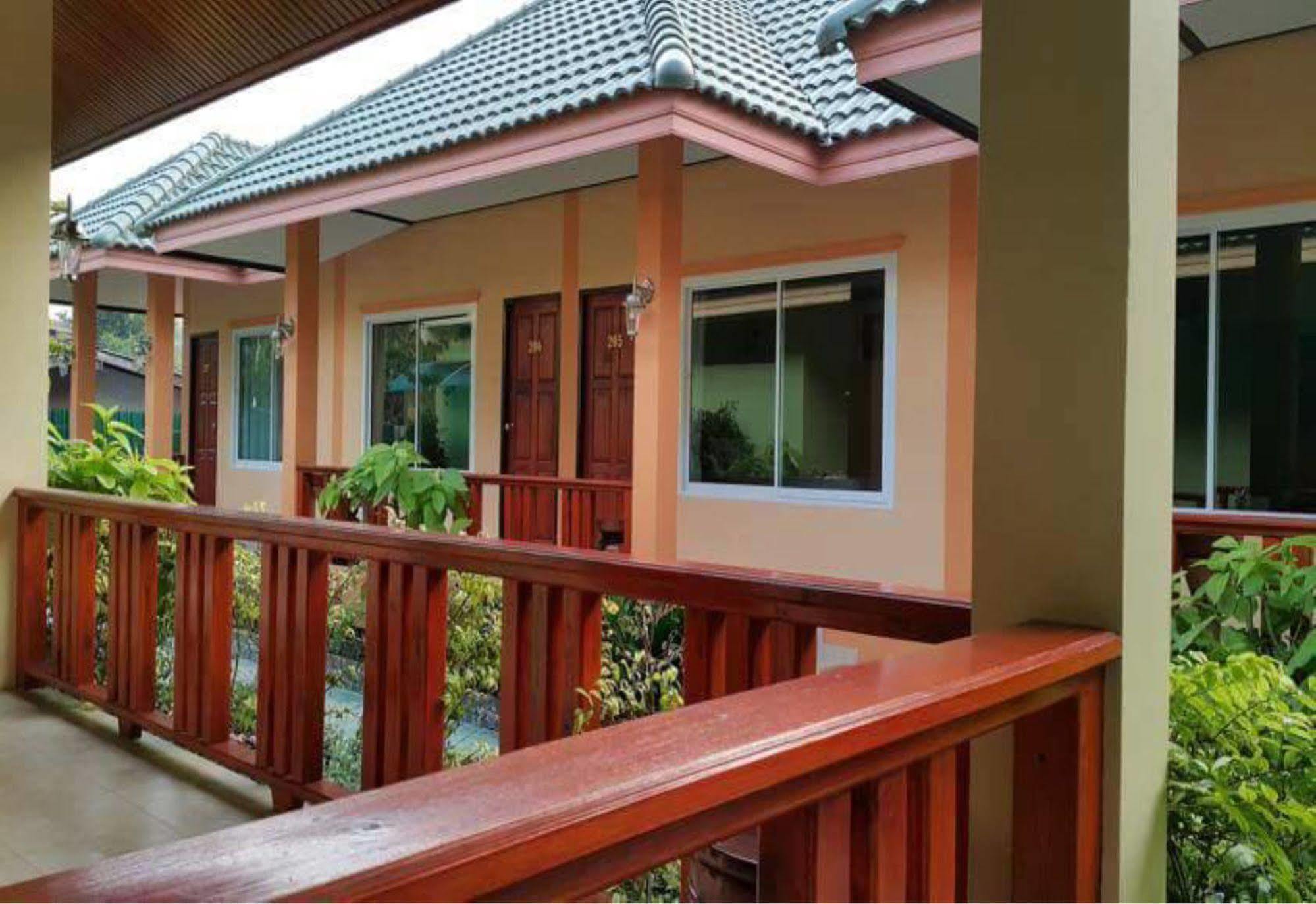 Ruen Narisra Resort Sukhothai Ngoại thất bức ảnh